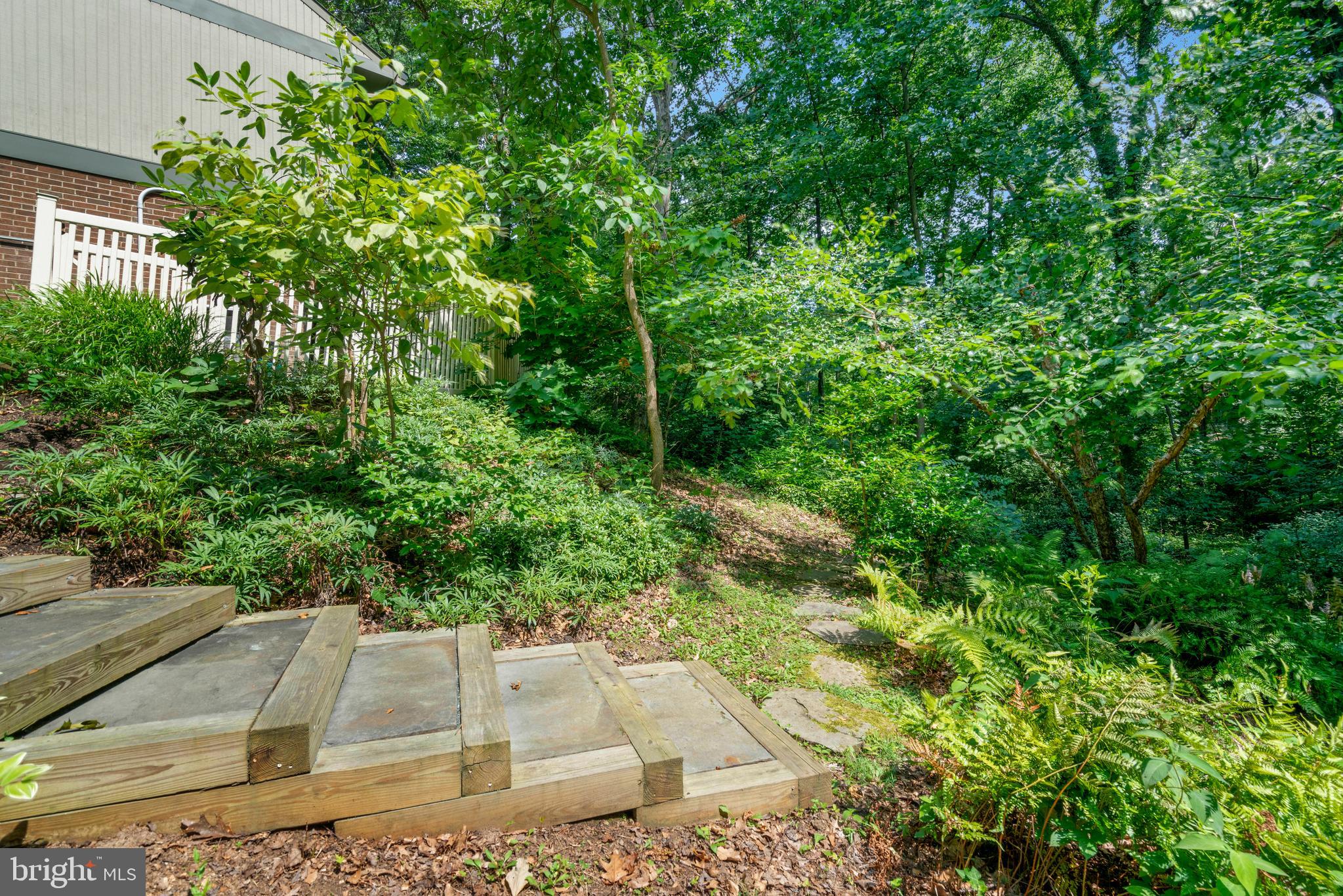 1715 HOLLINWOOD DRIVE