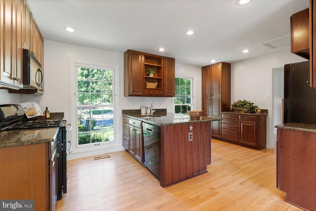 9501 WALLINGFORD DRIVE