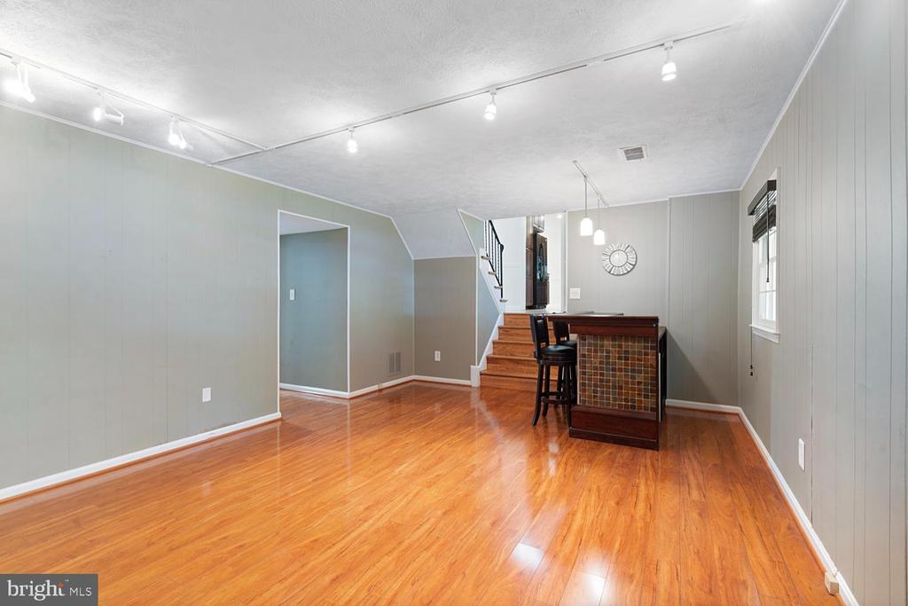 9501 WALLINGFORD DRIVE