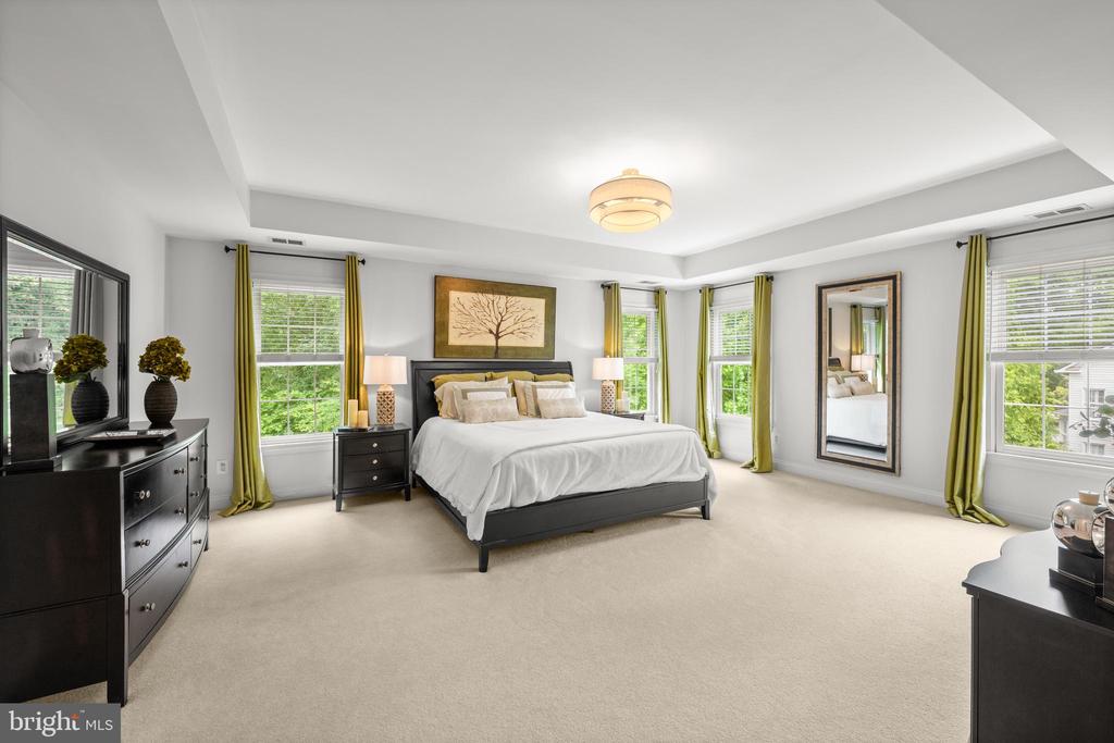 11885 SHAKER MEADOWS COURT