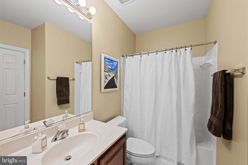 11885 SHAKER MEADOWS COURT