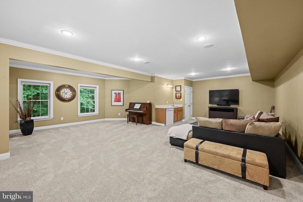 11885 SHAKER MEADOWS COURT