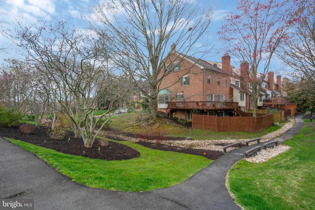 6366 BRAMPTON COURT