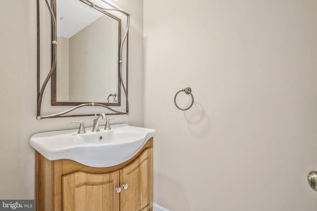 6366 BRAMPTON COURT