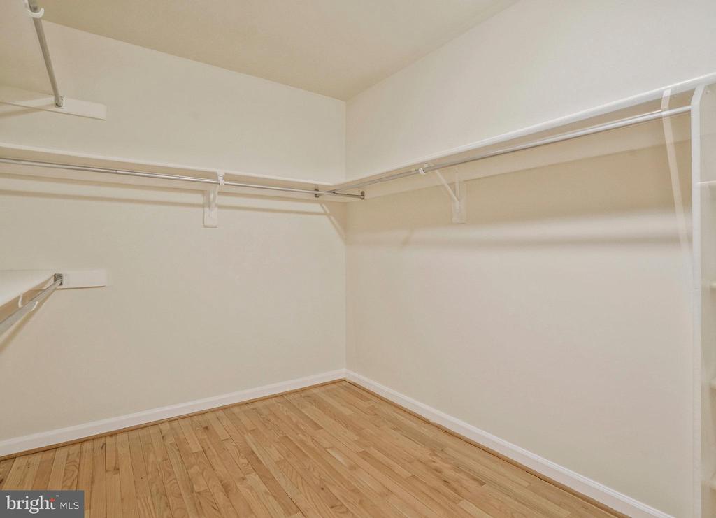 6366 BRAMPTON COURT
