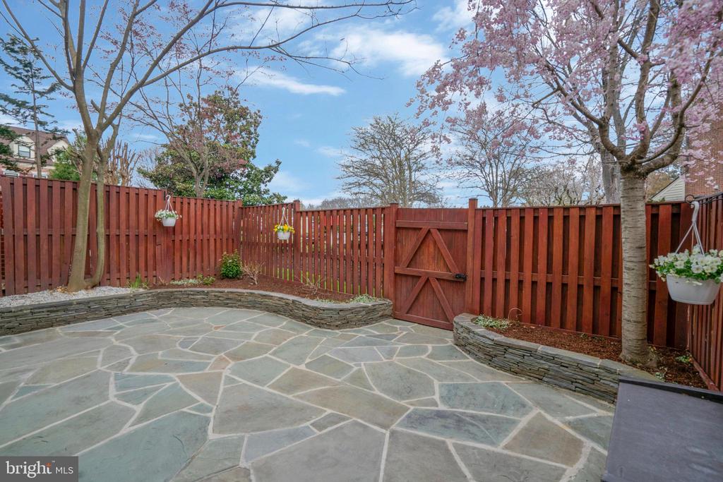 6366 BRAMPTON COURT