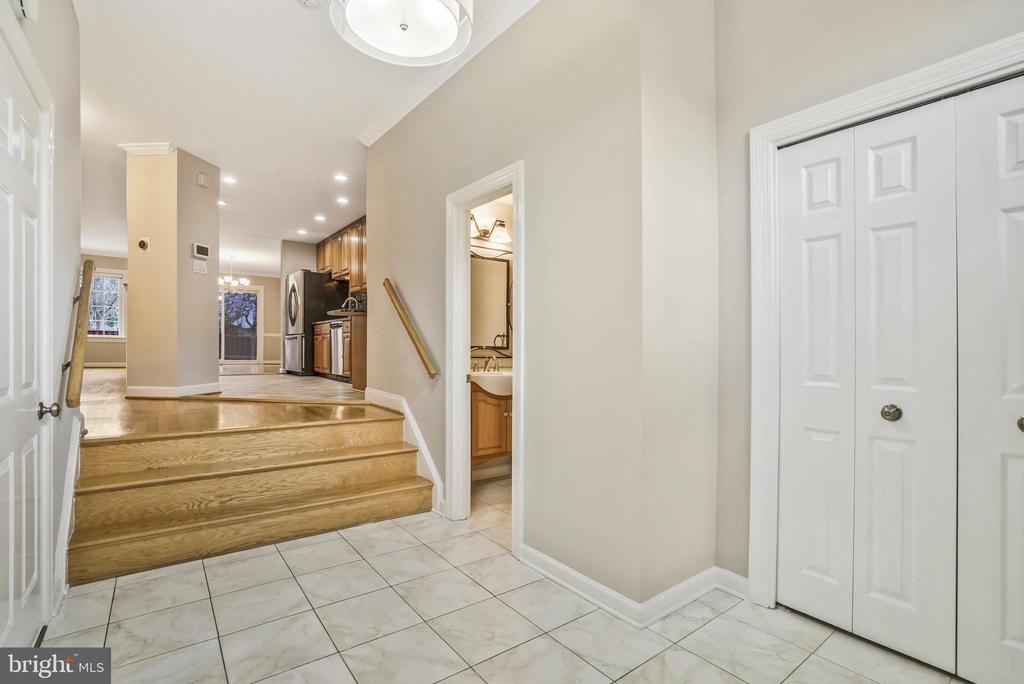 6366 BRAMPTON COURT