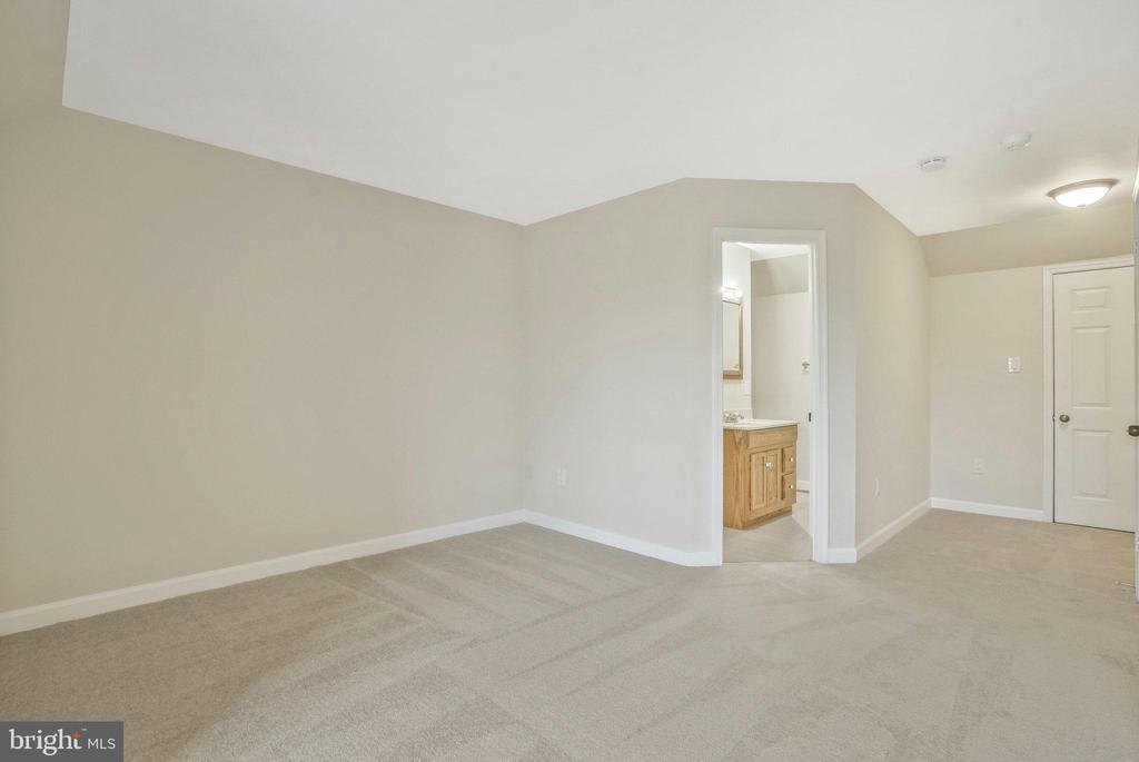 6366 BRAMPTON COURT