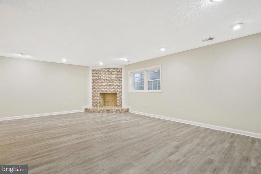 6366 BRAMPTON COURT