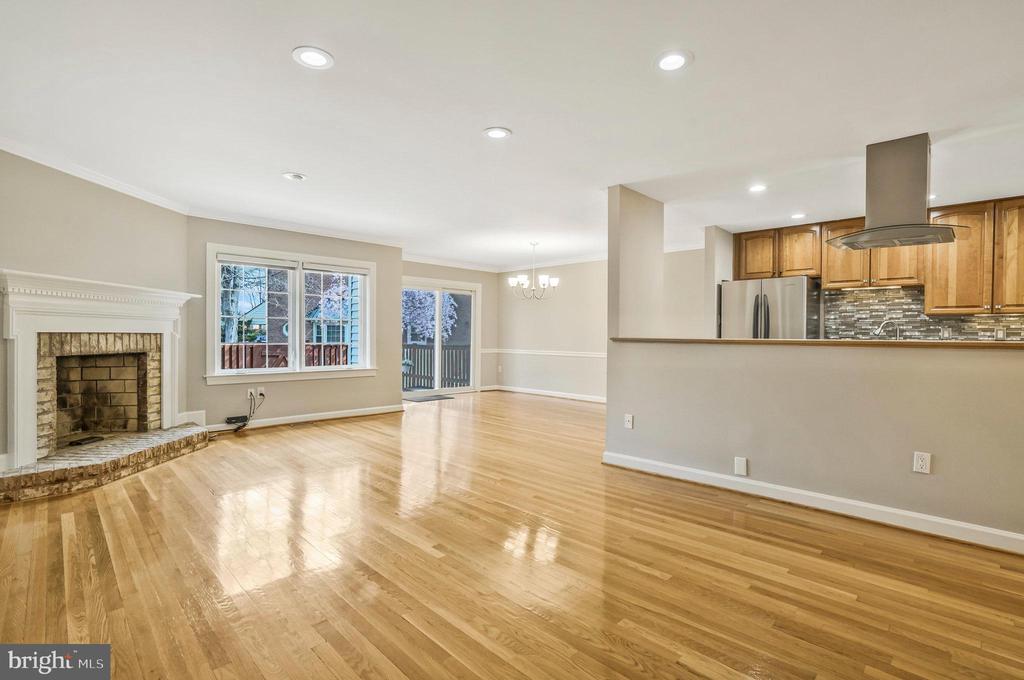6366 BRAMPTON COURT