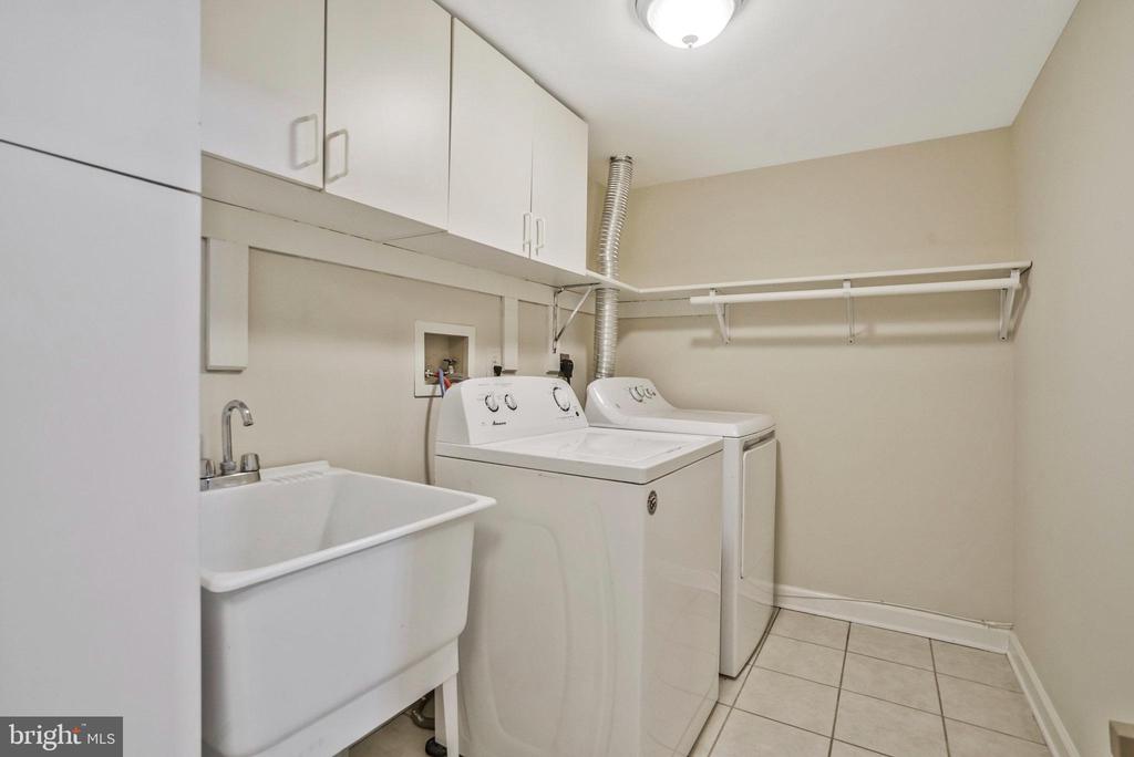 6366 BRAMPTON COURT
