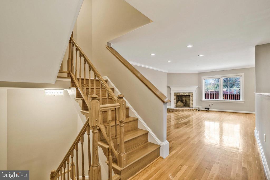 6366 BRAMPTON COURT