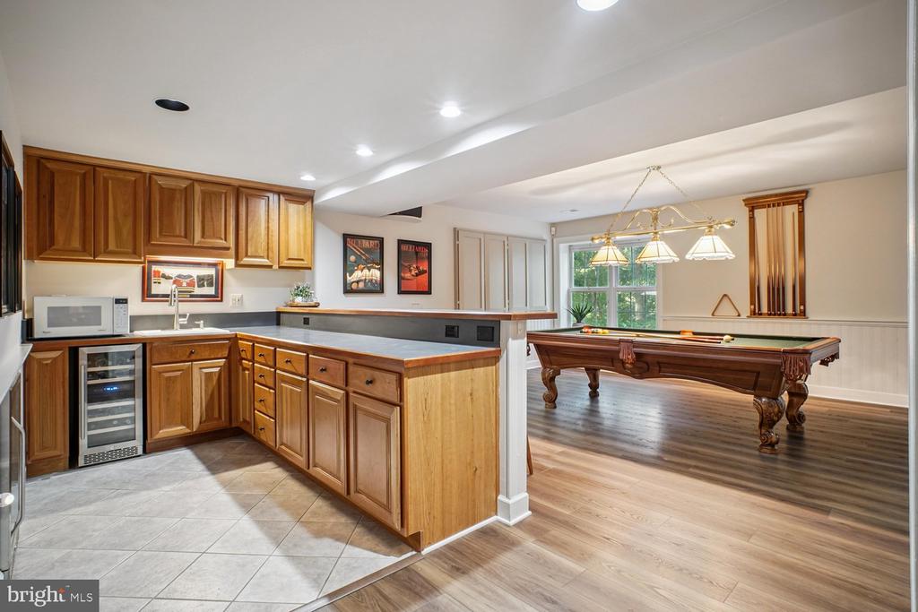 8615 HAMPTON WAY