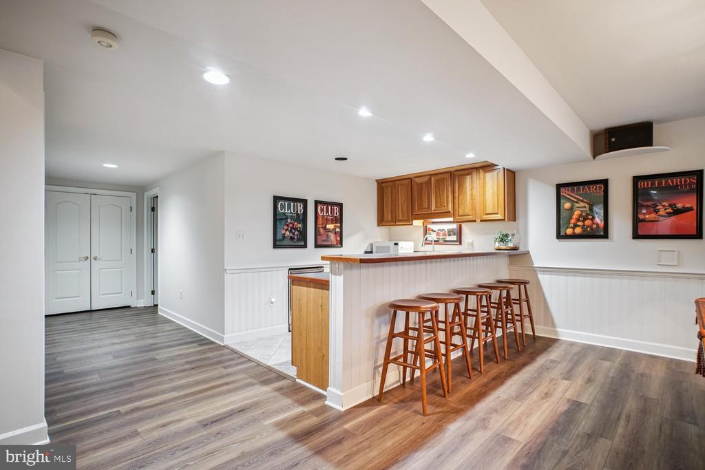 8615 HAMPTON WAY