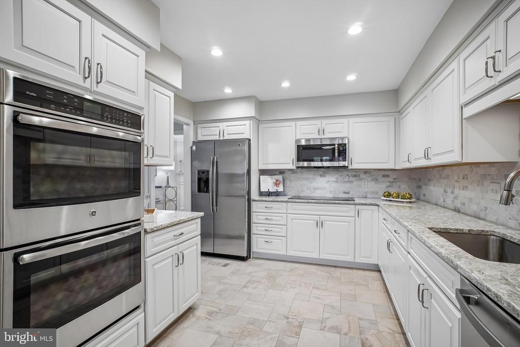 7337 LEWINSVILLE PARK COURT