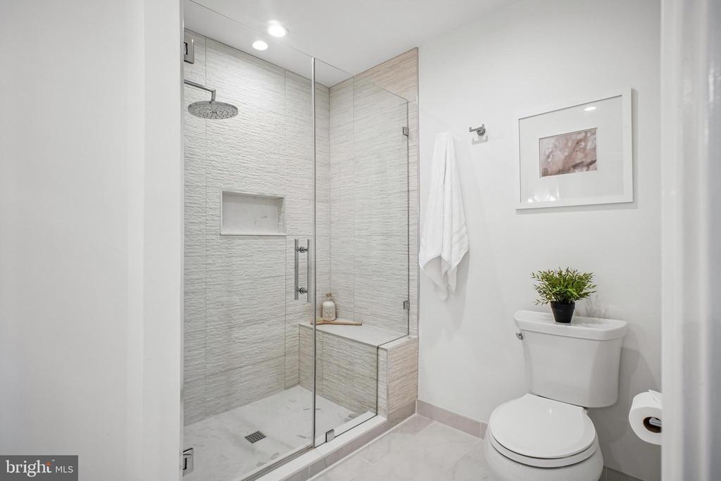 7337 LEWINSVILLE PARK COURT
