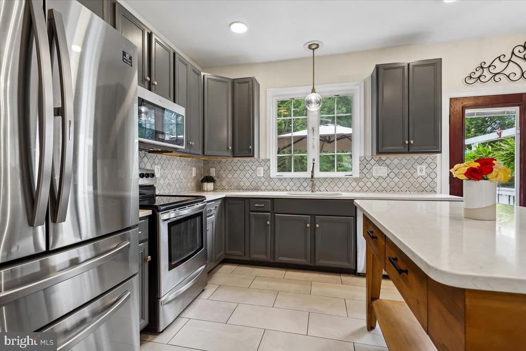 6859 COLONEL TAYLOR LANE