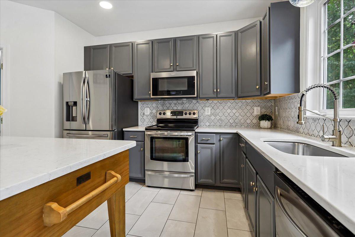 6859 COLONEL TAYLOR LANE