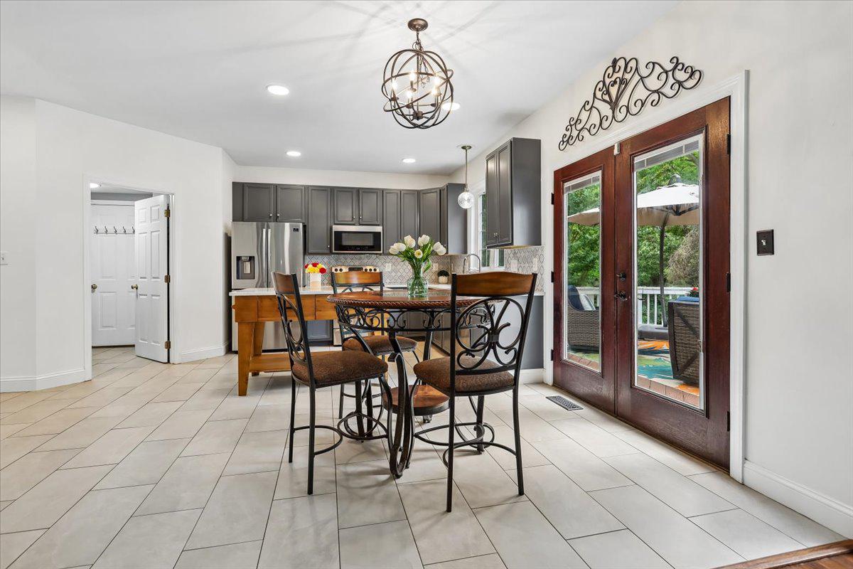 6859 COLONEL TAYLOR LANE