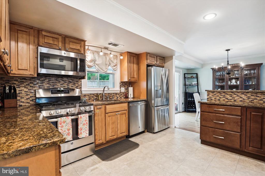 4555 LANTERN PLACE