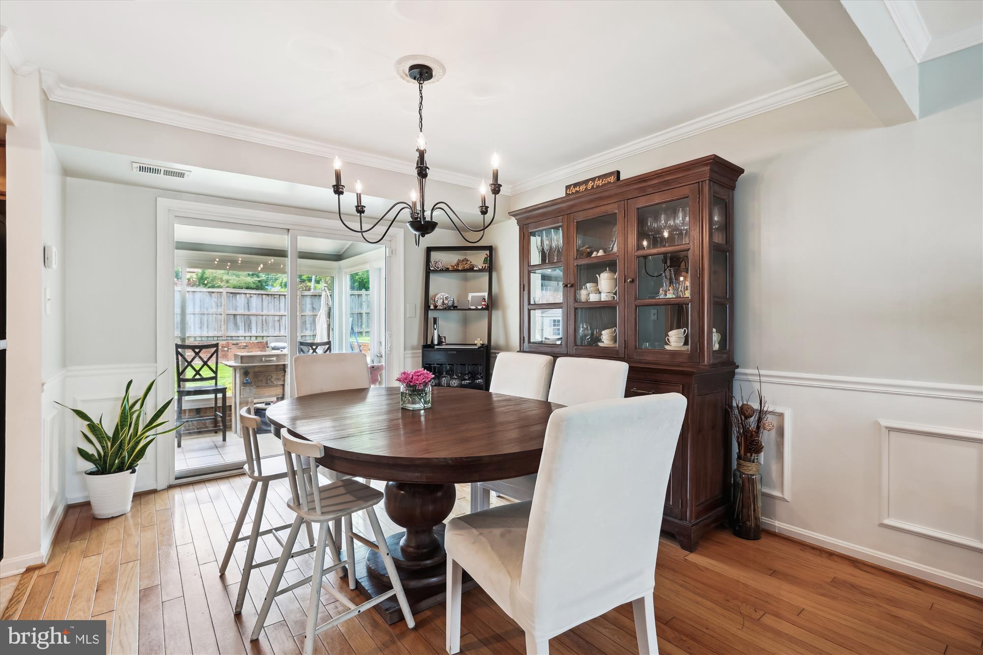 4555 LANTERN PLACE