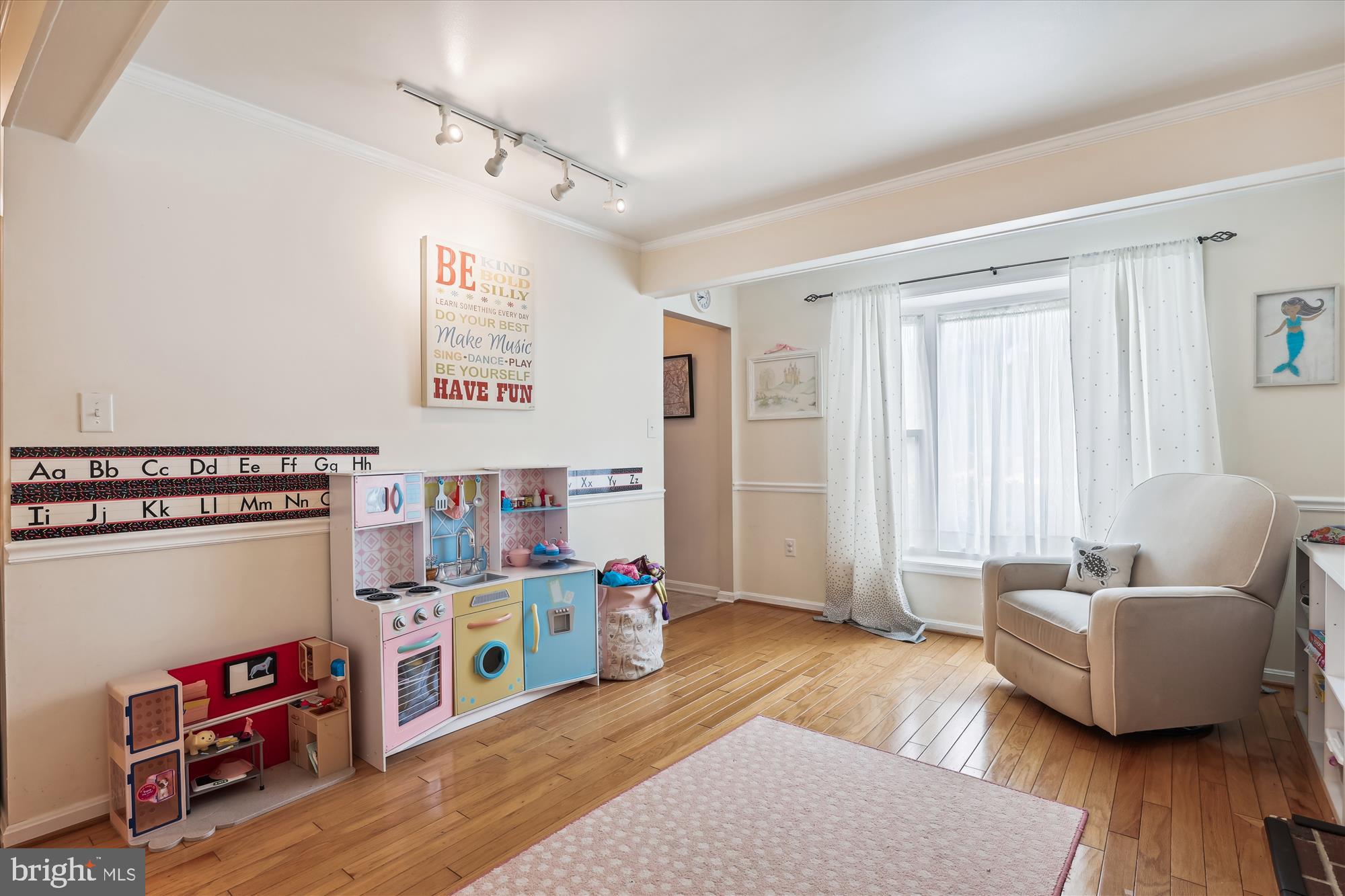 4555 LANTERN PLACE