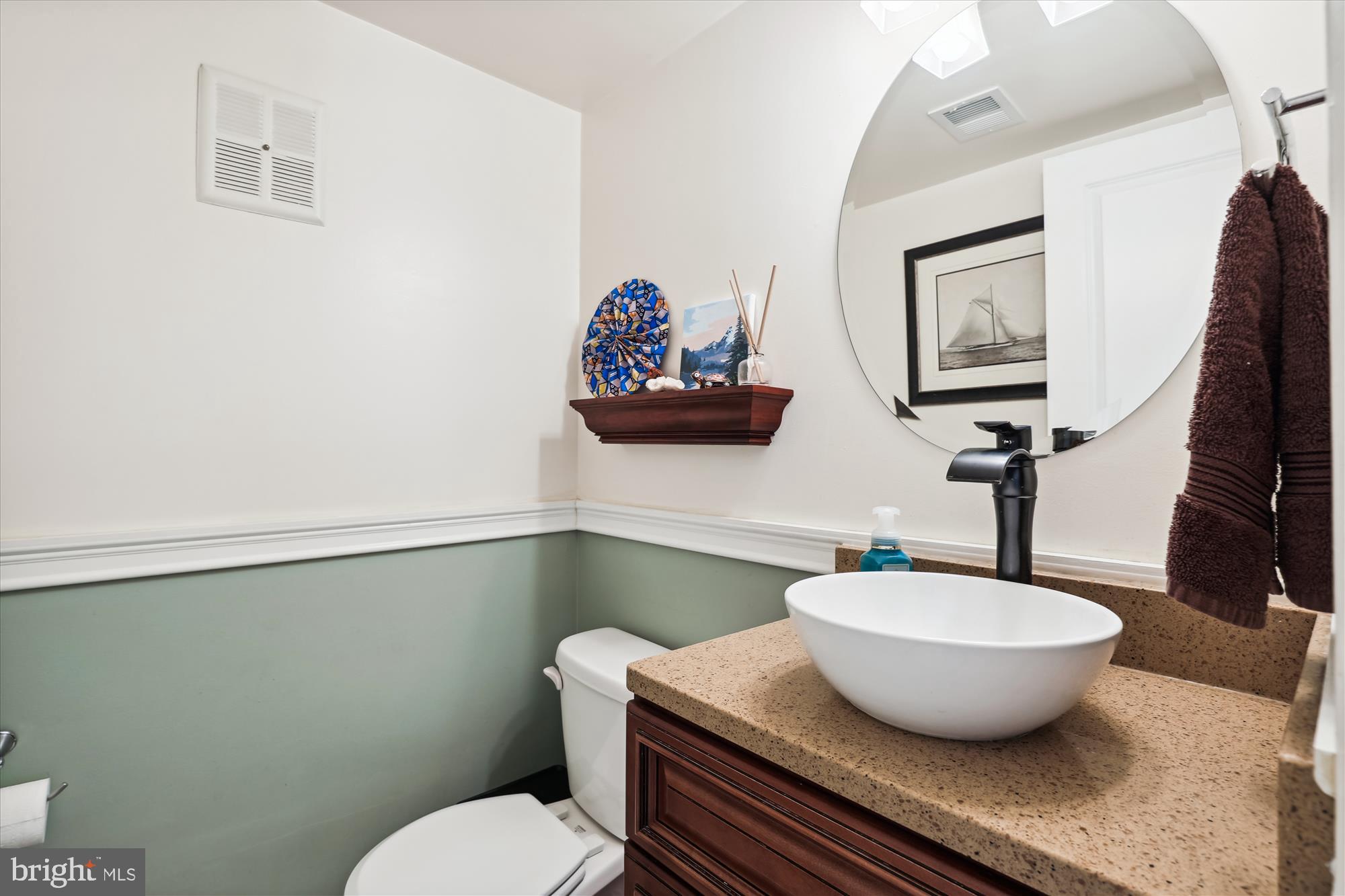 4555 LANTERN PLACE