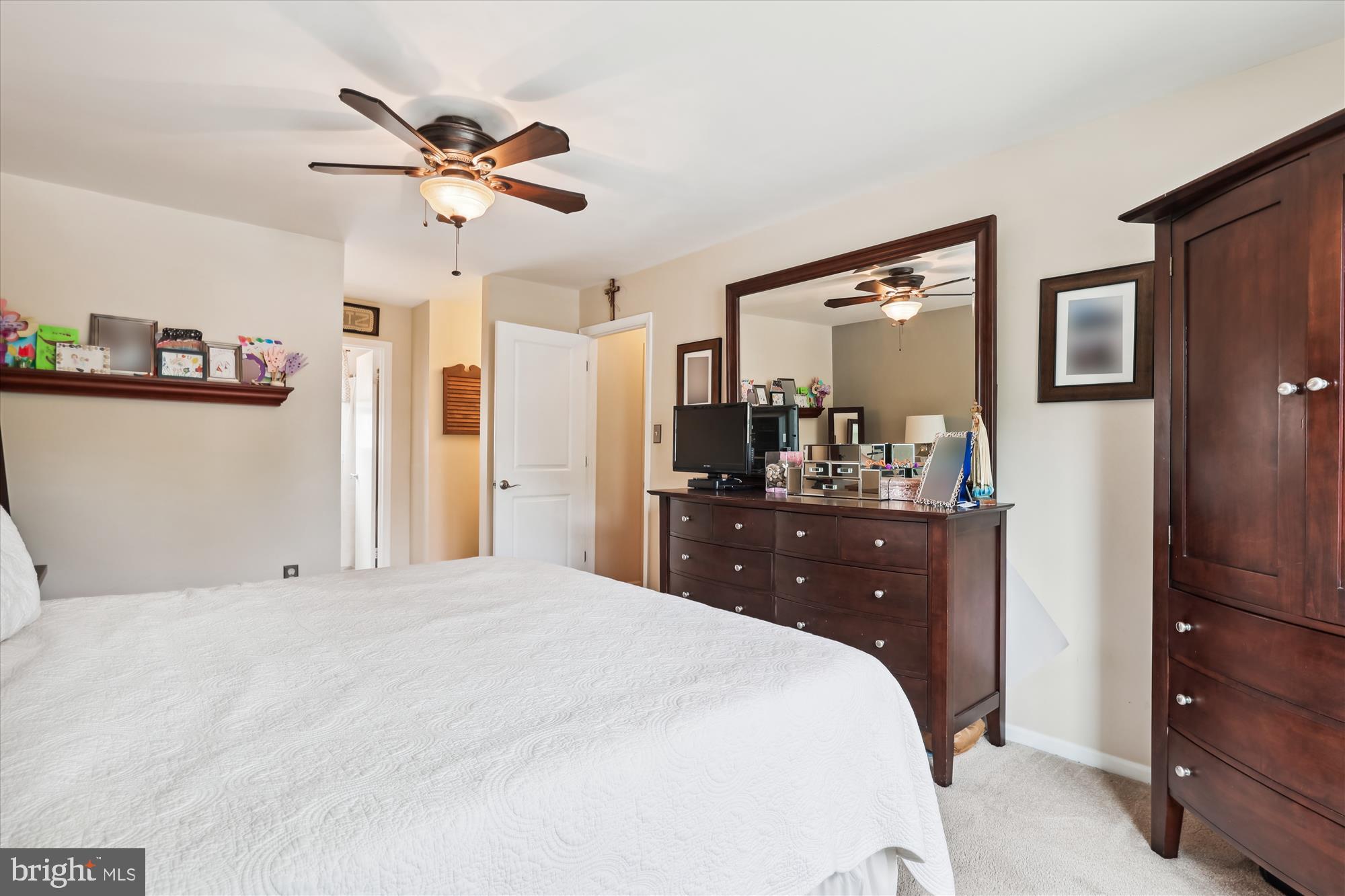 4555 LANTERN PLACE
