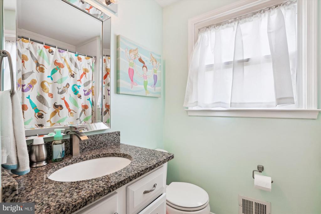 4555 LANTERN PLACE