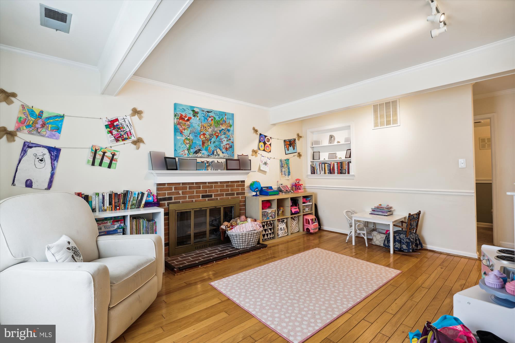 4555 LANTERN PLACE