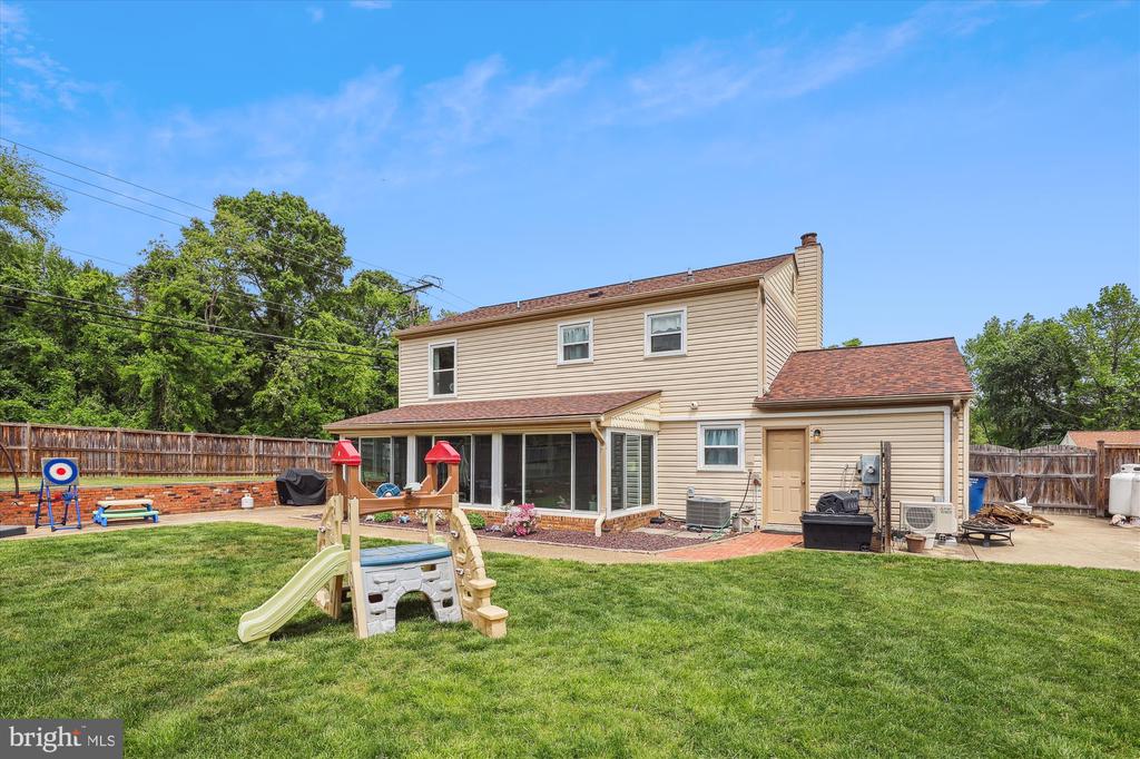 4555 LANTERN PLACE