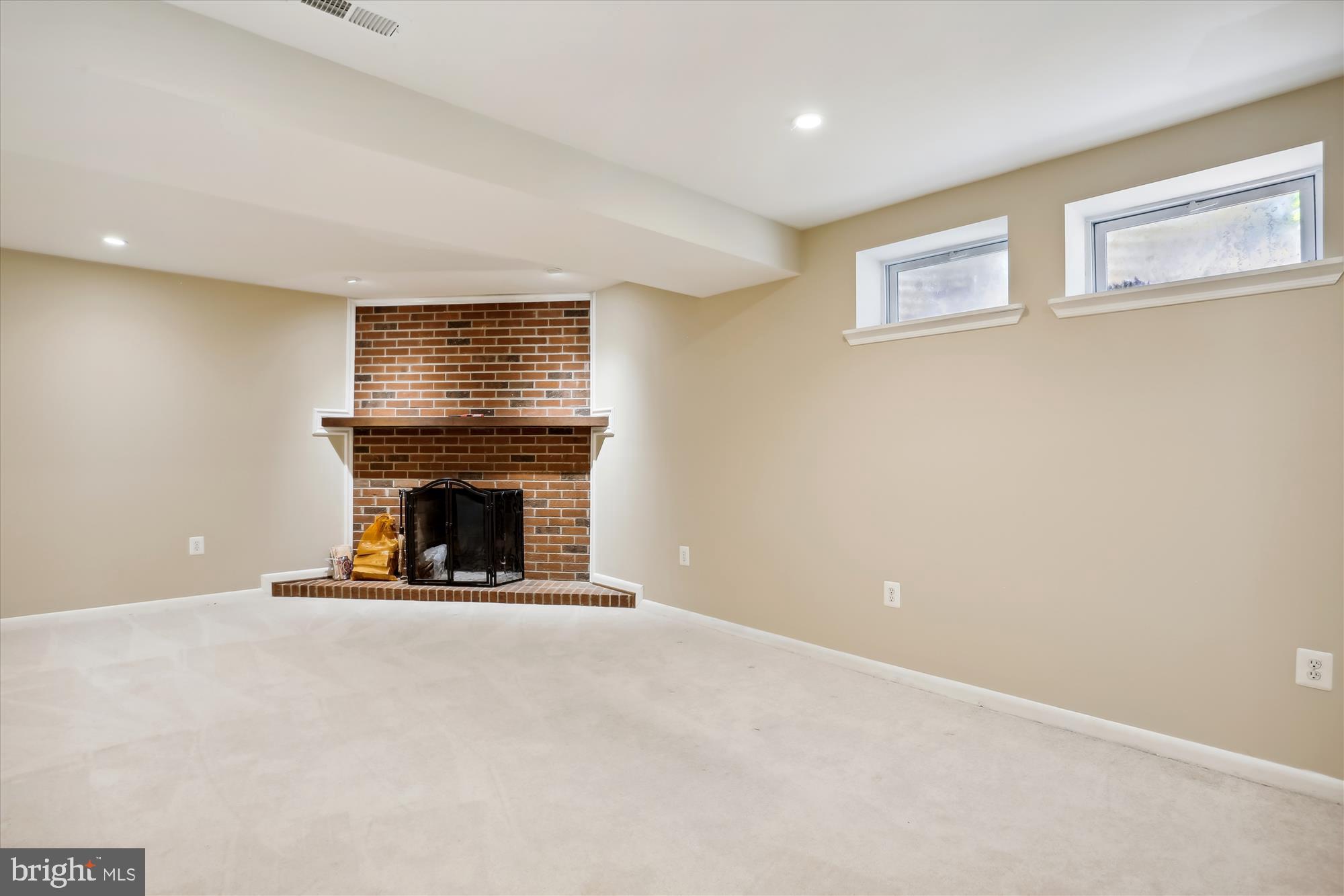 1804 GOLF VIEW COURT