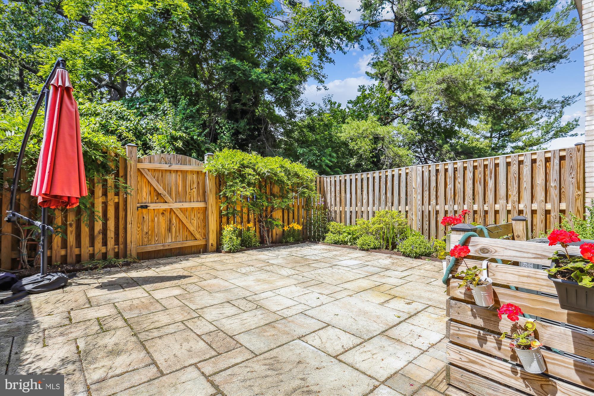 1804 GOLF VIEW COURT
