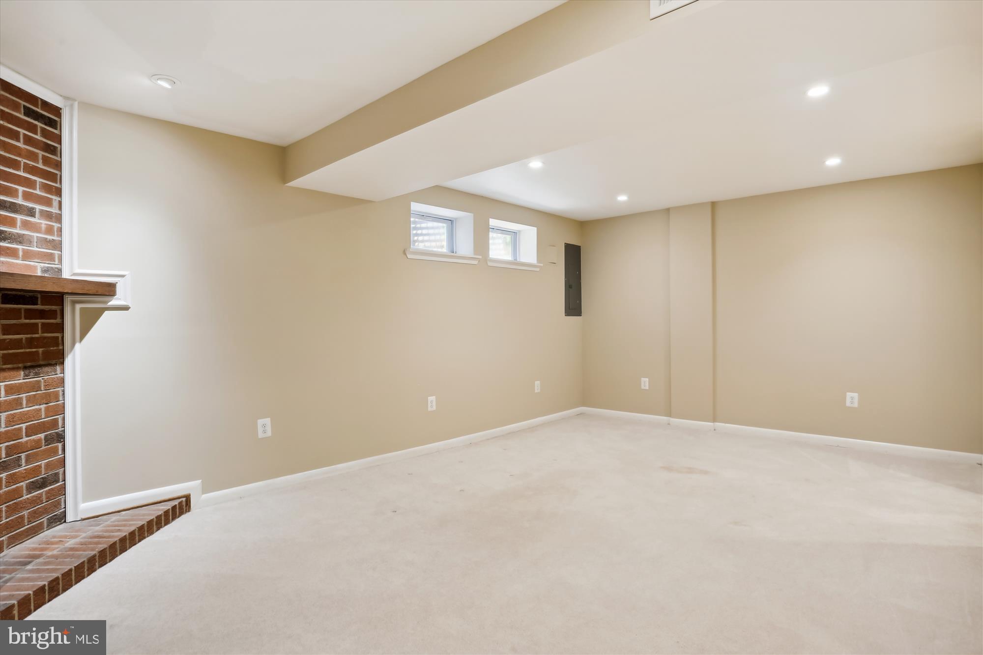 1804 GOLF VIEW COURT