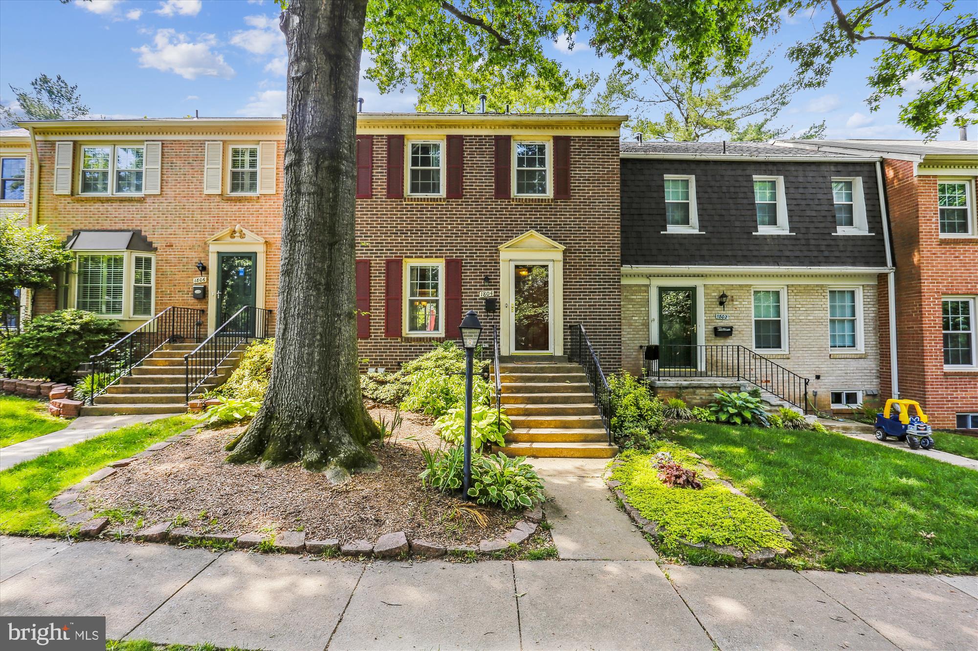 1804 GOLF VIEW COURT