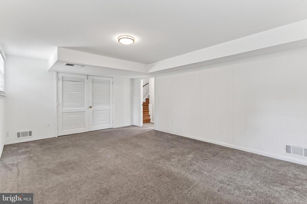 1210 CROTON DRIVE