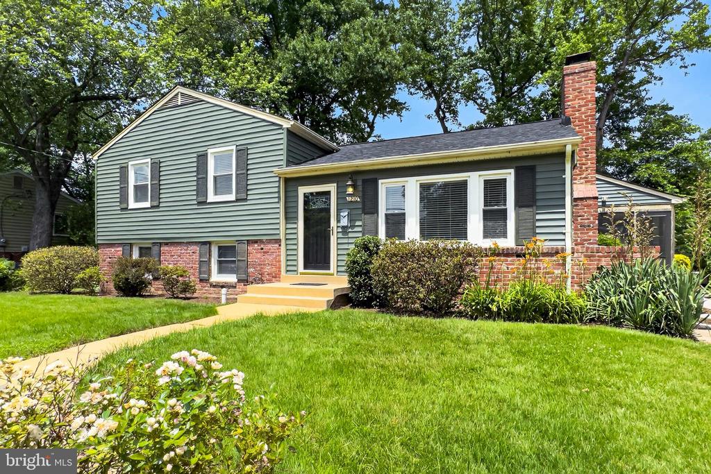 1210 CROTON DRIVE
