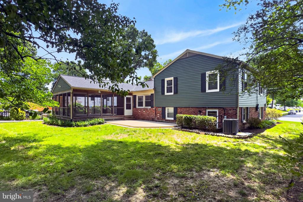 1210 CROTON DRIVE