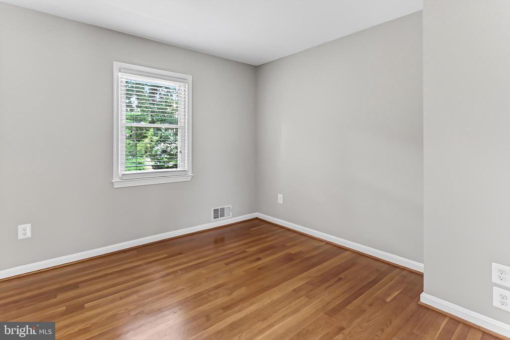 1210 CROTON DRIVE