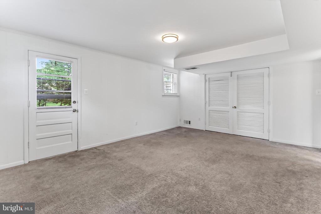 1210 CROTON DRIVE