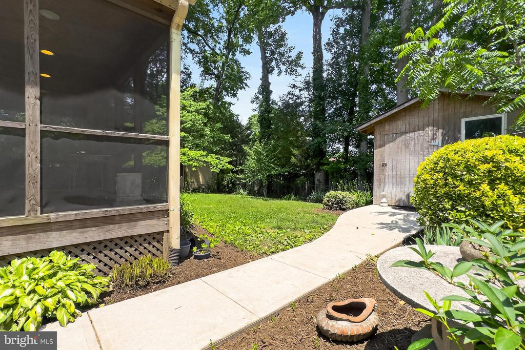 1210 CROTON DRIVE