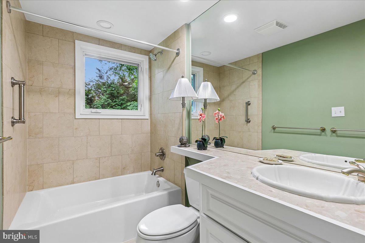 3609 PINETREE TERRACE