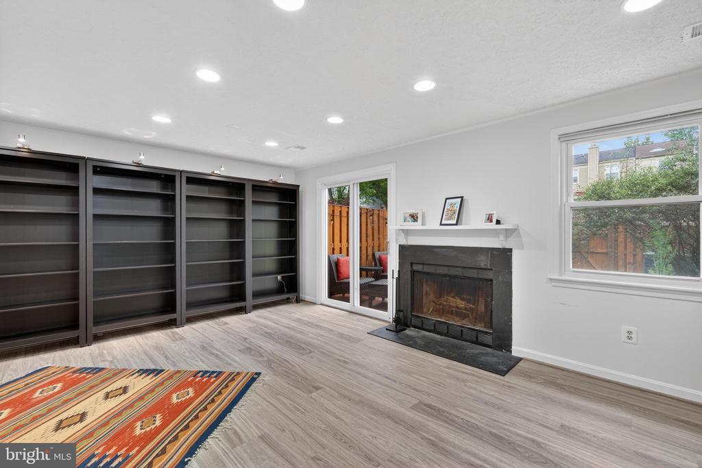 6415 BIRCHLEIGH CIRCLE