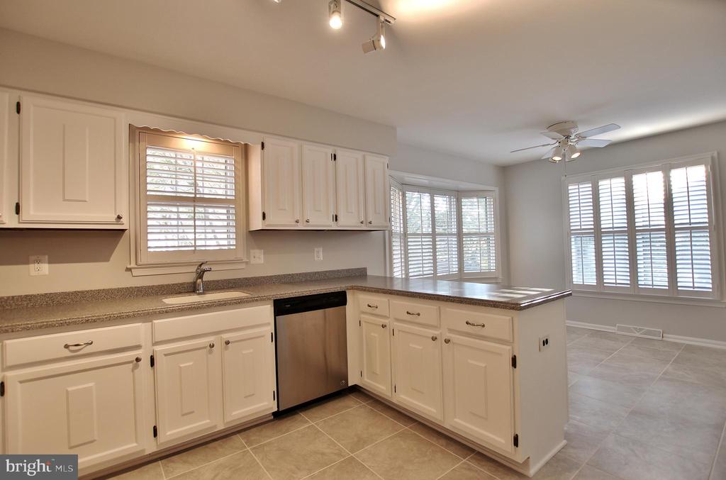 7321 MALLORY LANE