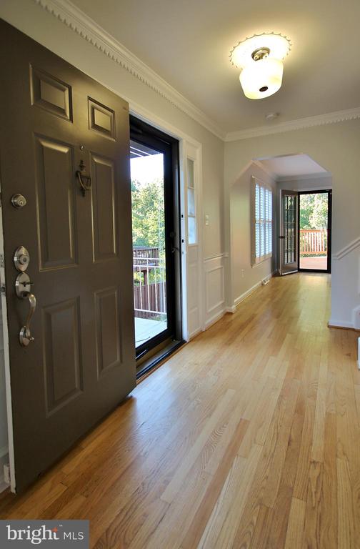7321 MALLORY LANE