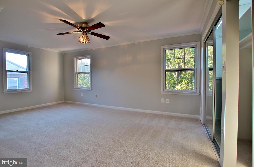 7321 MALLORY LANE