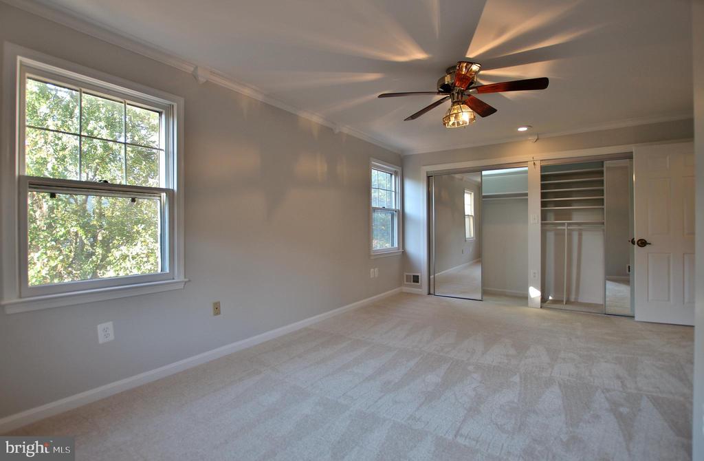 7321 MALLORY LANE