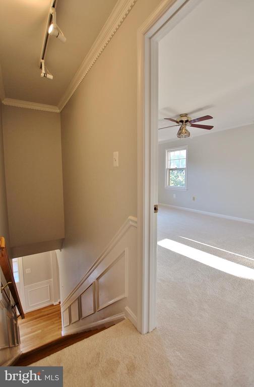7321 MALLORY LANE