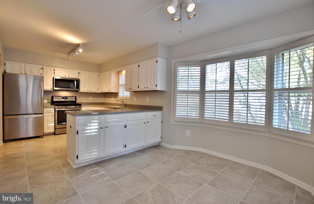 7321 MALLORY LANE