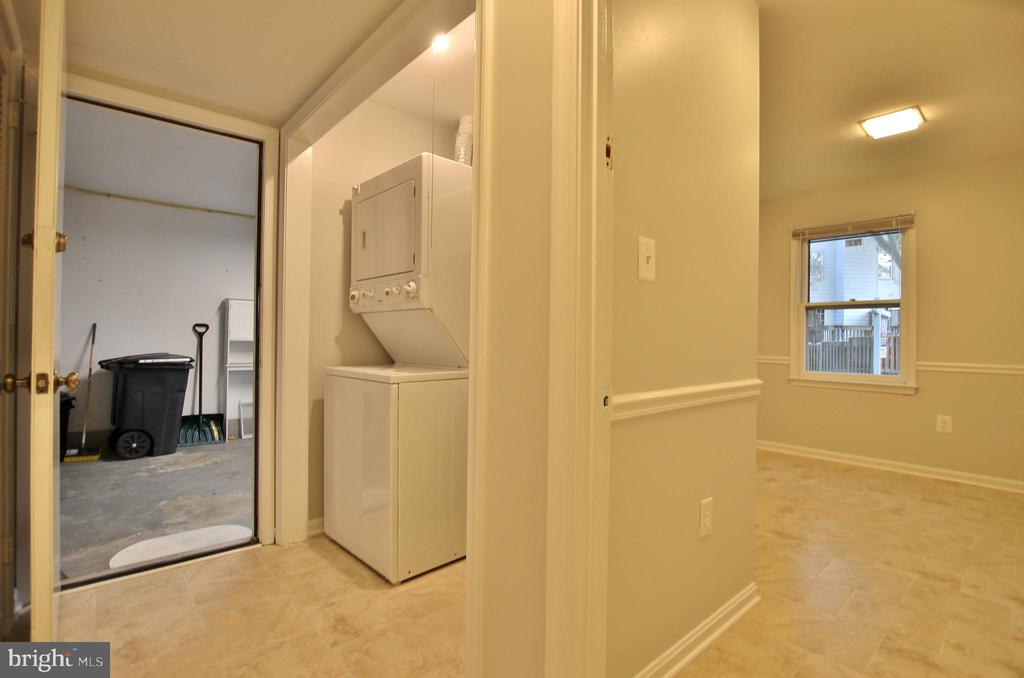 7321 MALLORY LANE